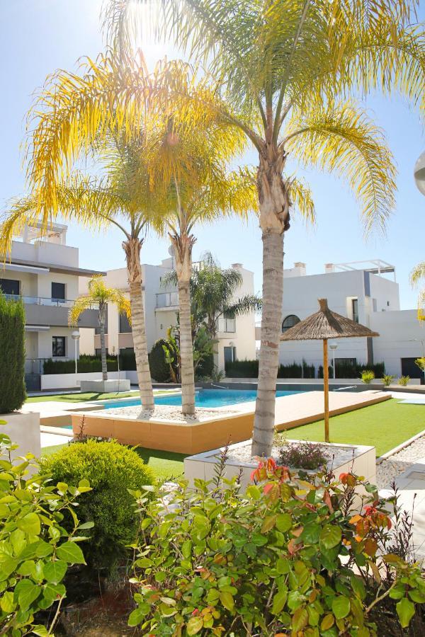 Fantastic Home With Ac, Pool And Bbq Rojales Kültér fotó