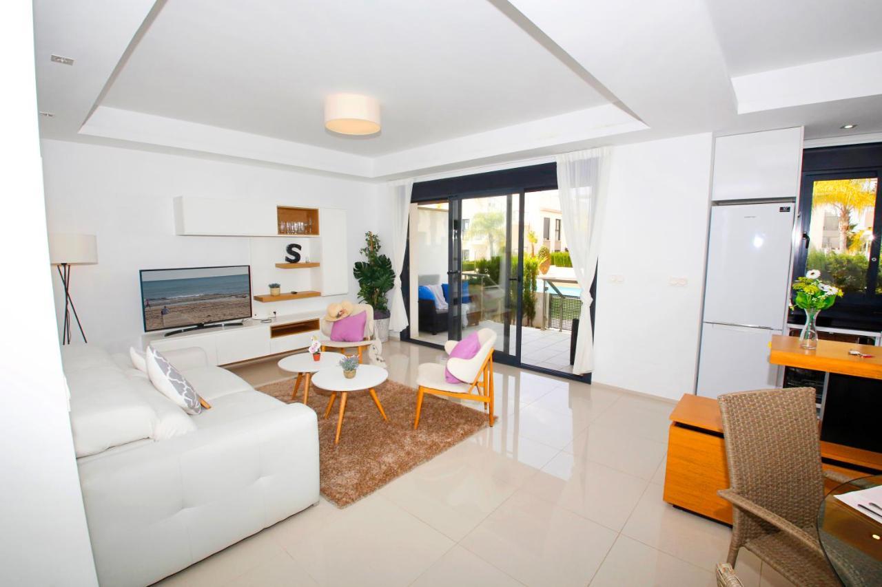 Fantastic Home With Ac, Pool And Bbq Rojales Kültér fotó