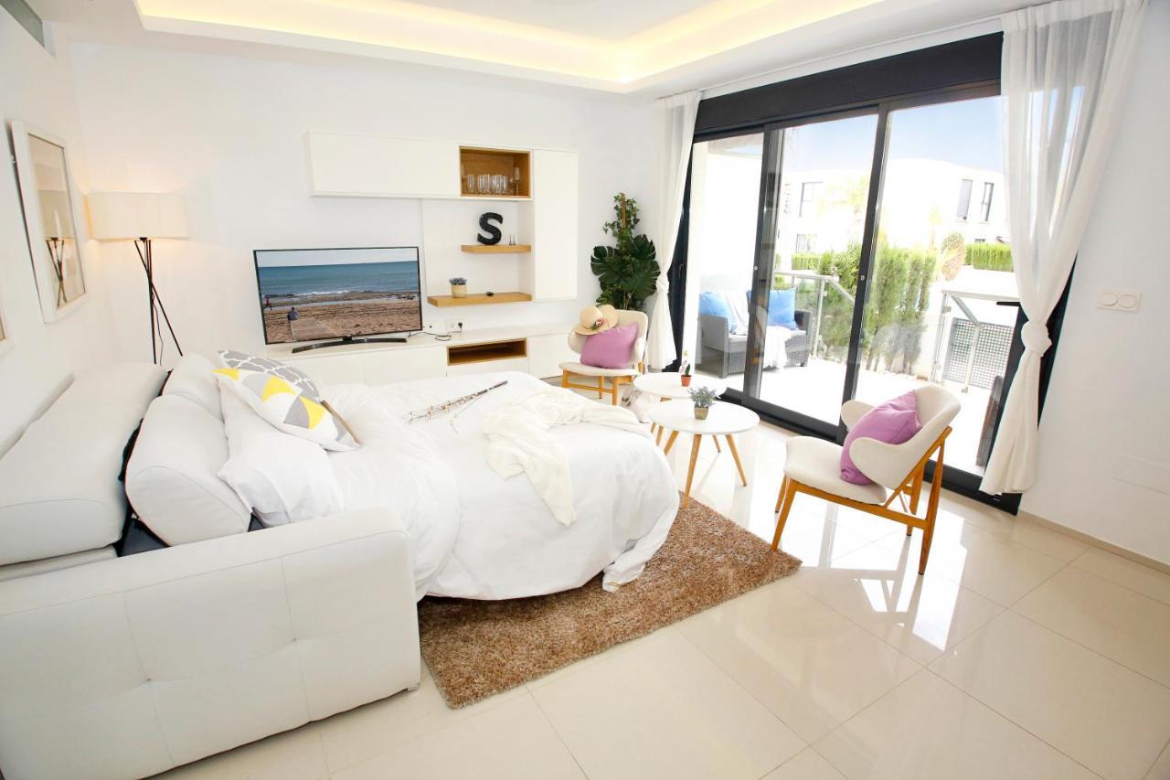 Fantastic Home With Ac, Pool And Bbq Rojales Kültér fotó