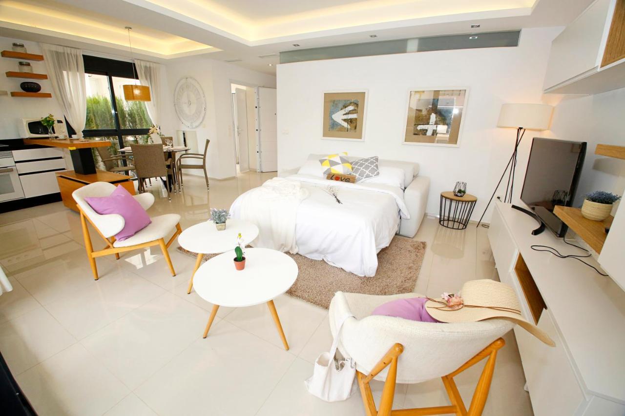 Fantastic Home With Ac, Pool And Bbq Rojales Kültér fotó