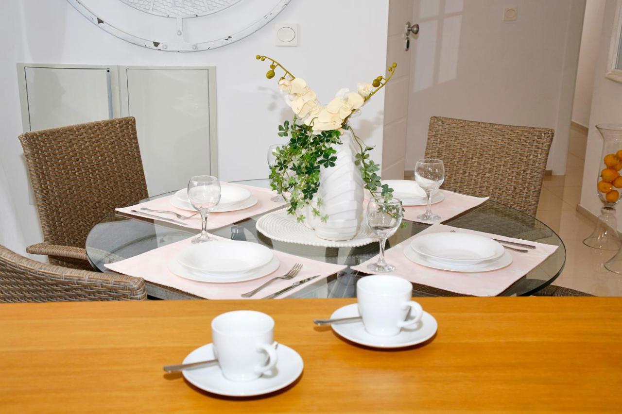 Fantastic Home With Ac, Pool And Bbq Rojales Kültér fotó